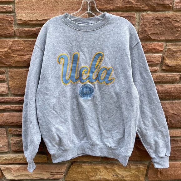 Vintage Champion Men UCLA Sweatshirt Size Medium Gray Sweater Pullover Spell Out - Picture 1 of 5